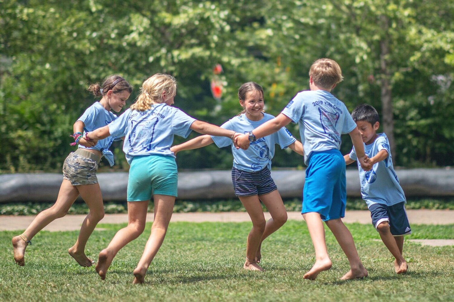 kids playing summer camp